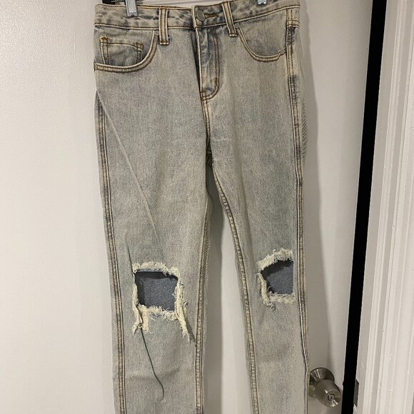 UNIF Ripped Knees Jean in Light Wash / Size 25 - Picture 4 of 6